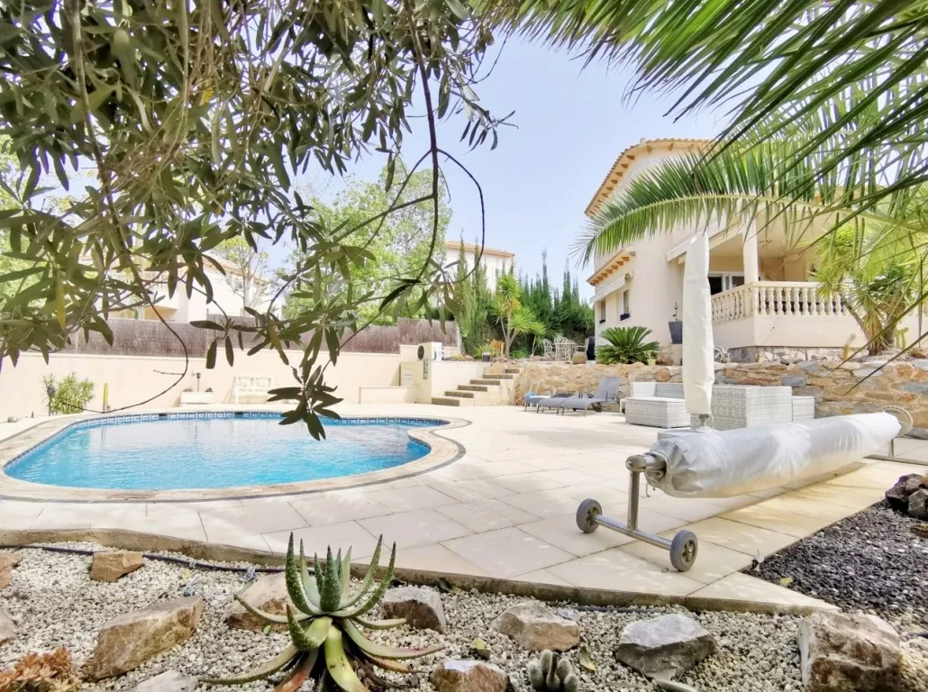 Villa for sale in Las Ramblas Golf Resort