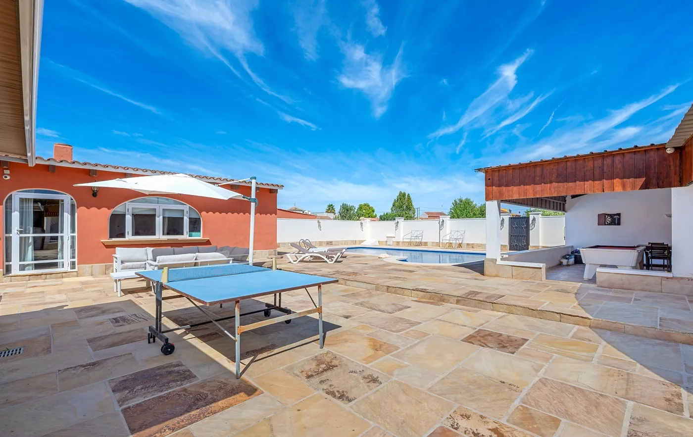 Country Estate for sale in Almoradí