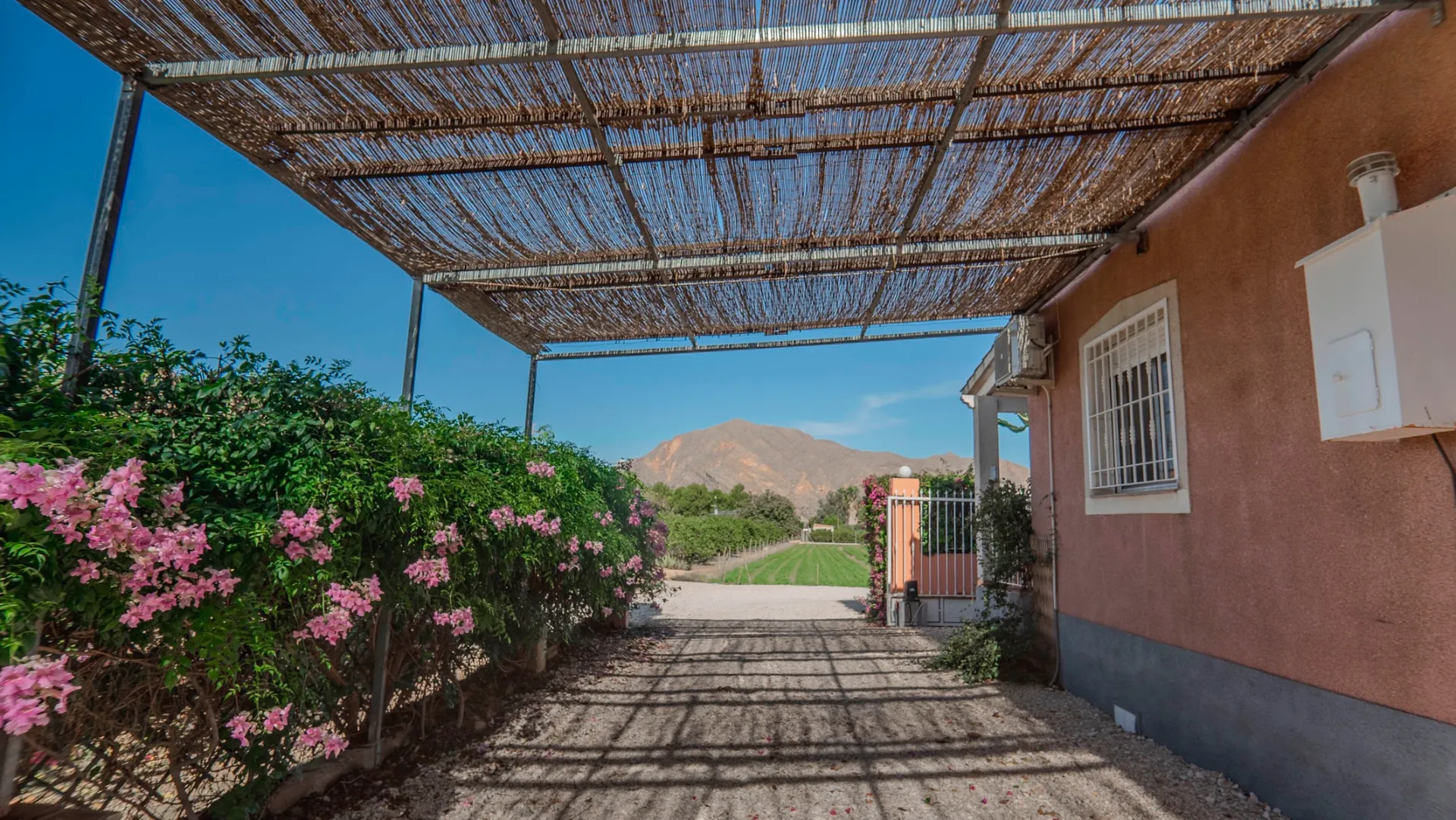 Country Property à la vente à Orihuela