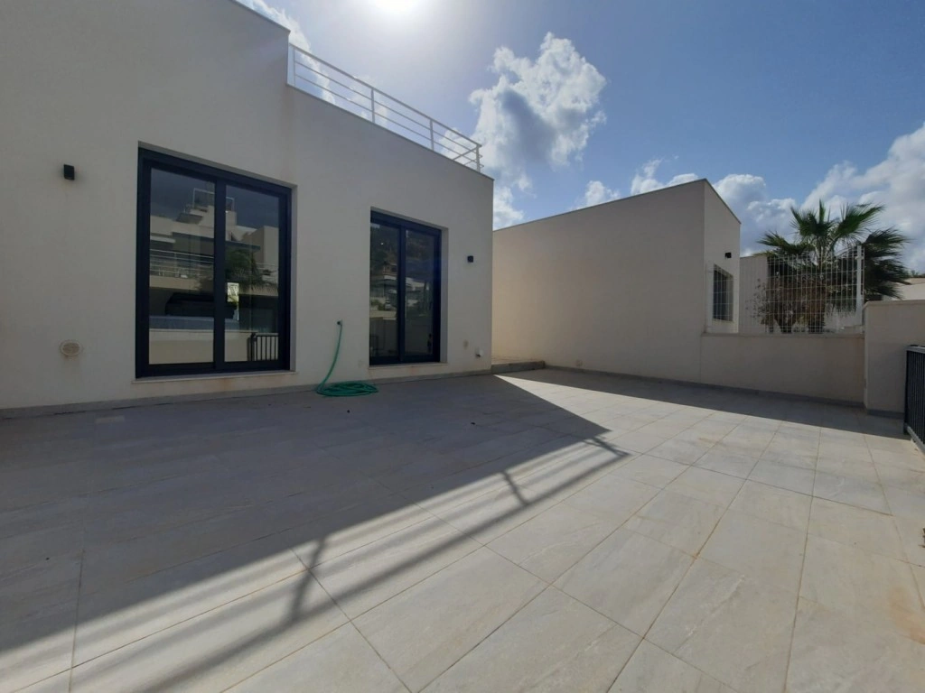 Villa for sale in San Miguel De Salinas