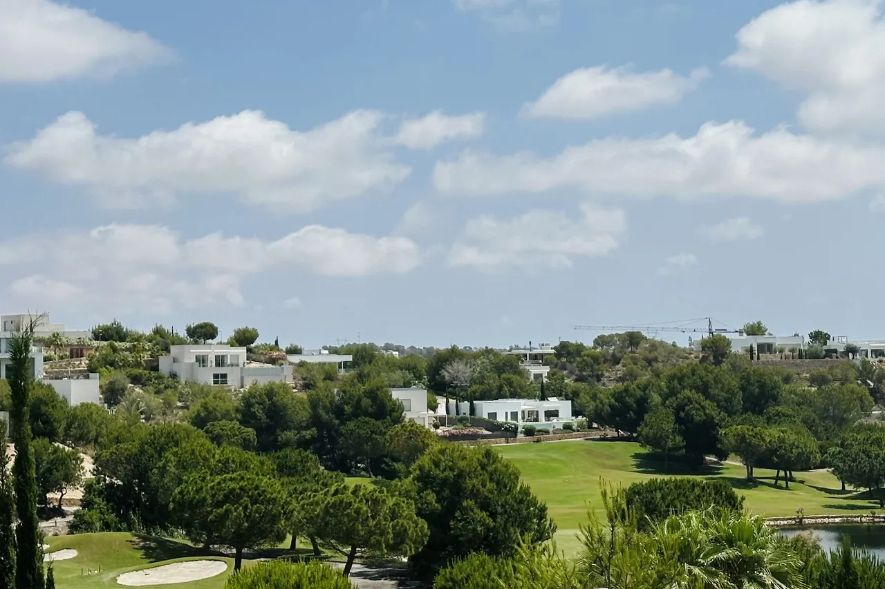 Villa zum verkauf in Las Colinas Golf Resort