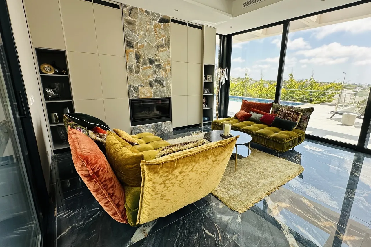 Villa zum verkauf in Las Colinas Golf Resort