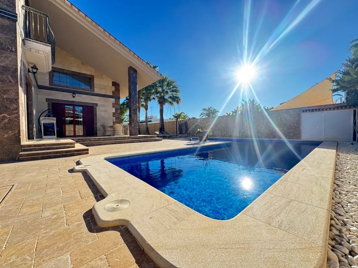 Villa zum verkauf in Cabo Roig
