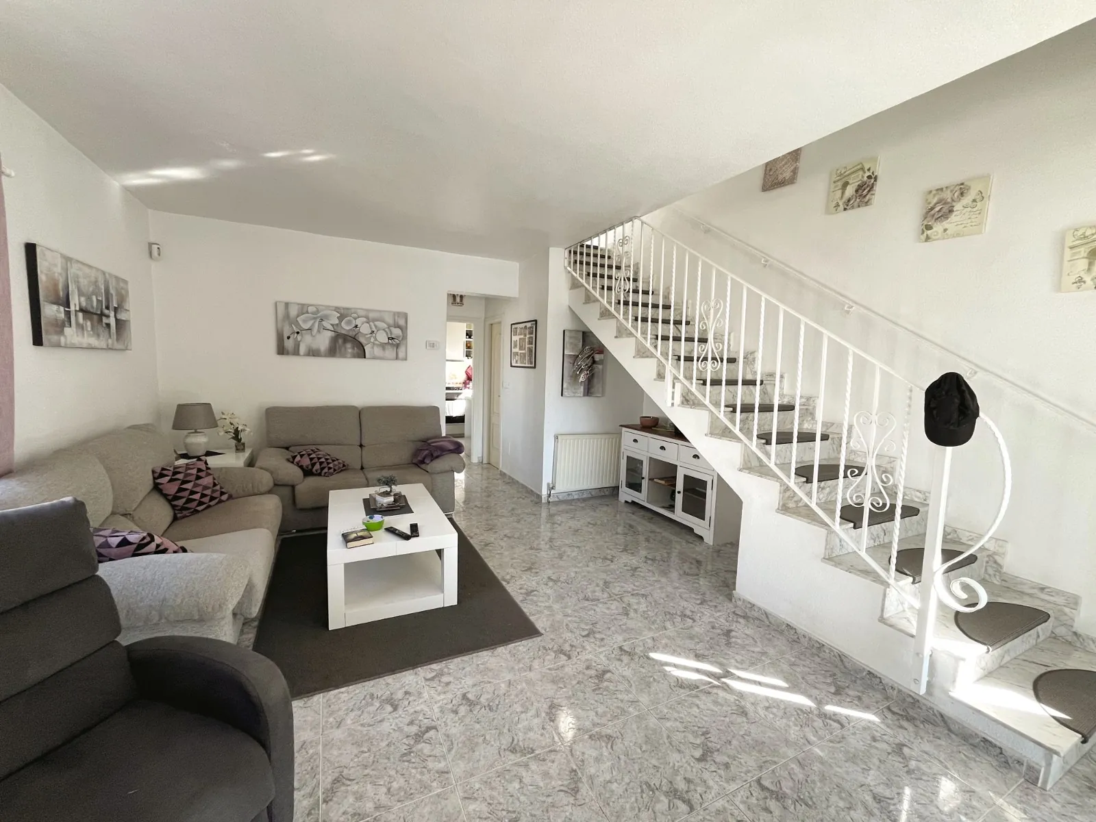 Villa for sale in Benijófar