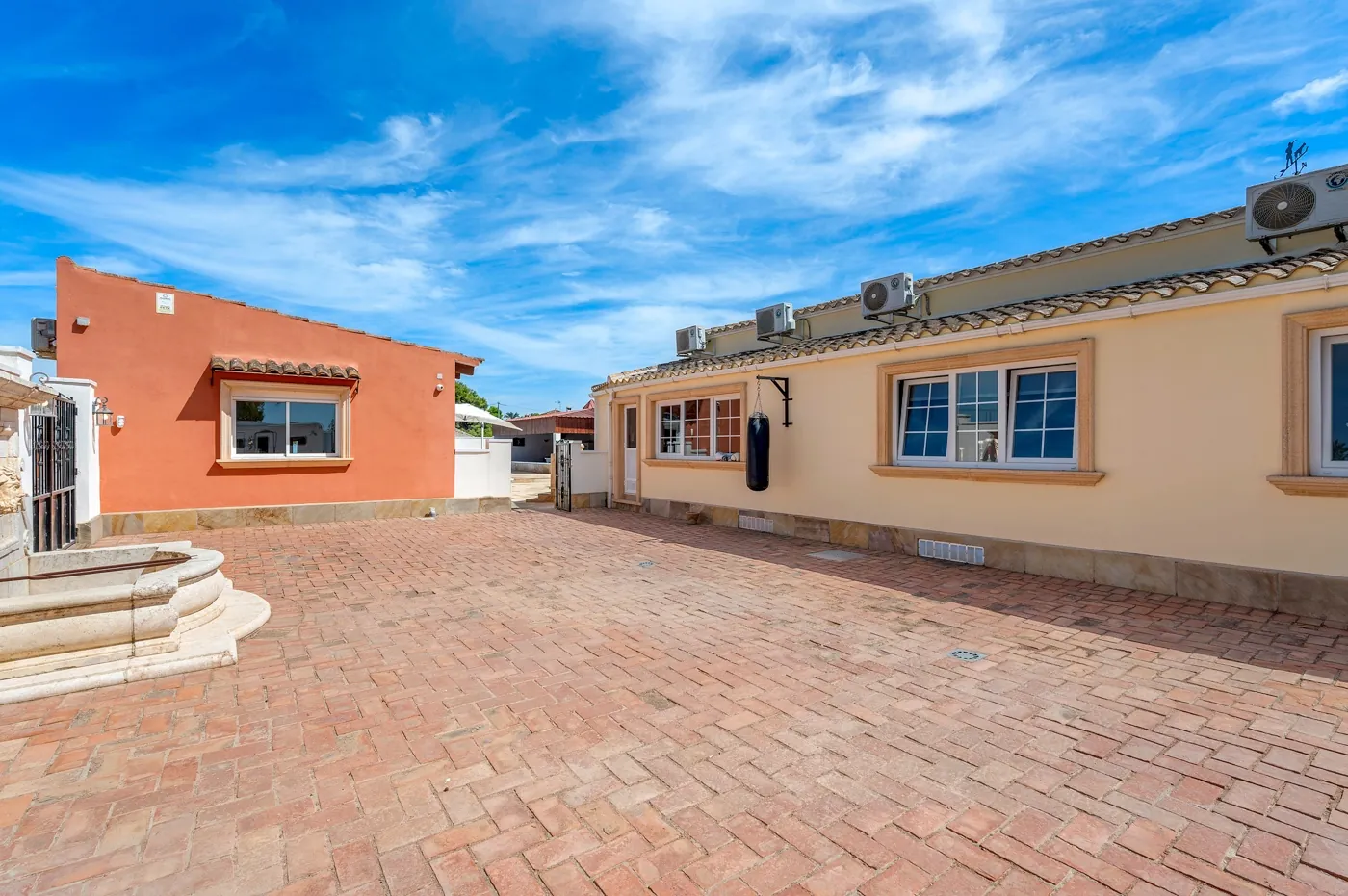 Country Estate for sale in Almoradí