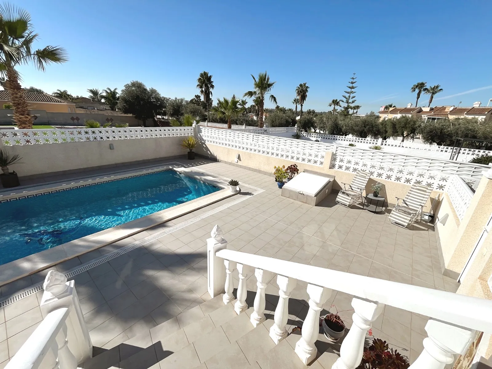 Villa for sale in Benijófar