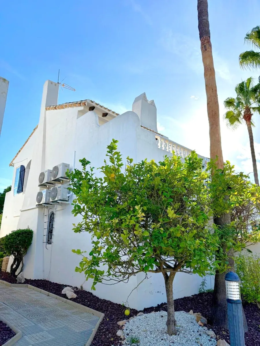 Villa à la vente à Villamartín