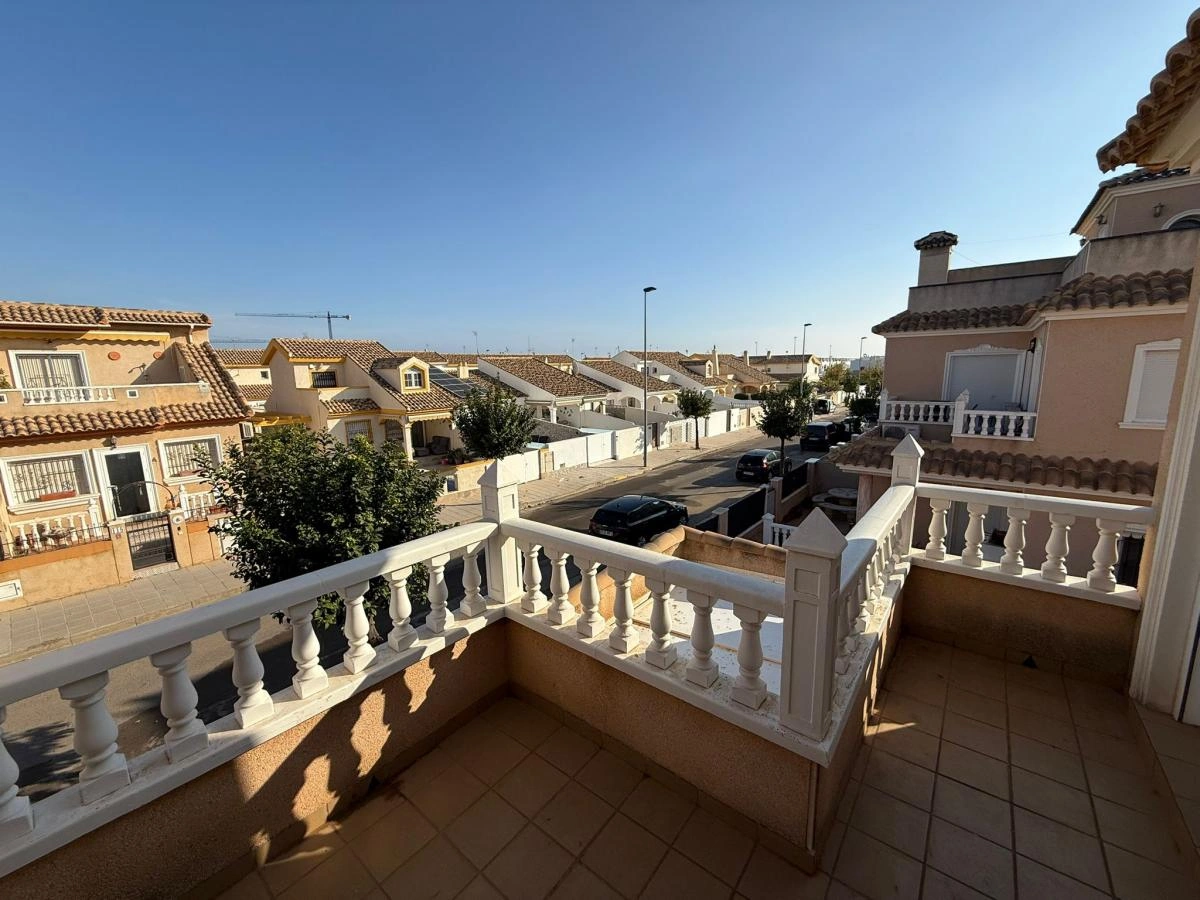Semi-detached Villa à la vente à Torre De La Horadada