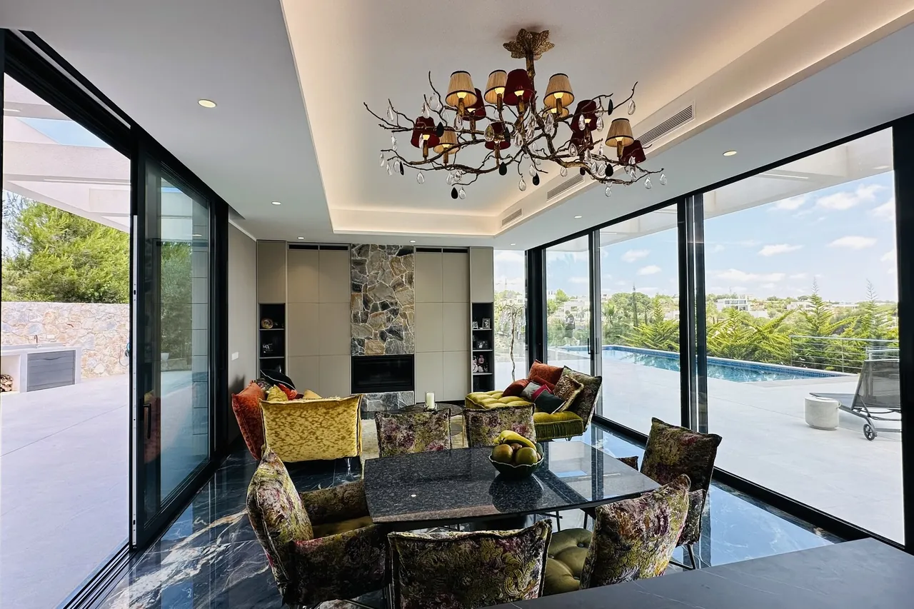 Villa zum verkauf in Las Colinas Golf Resort