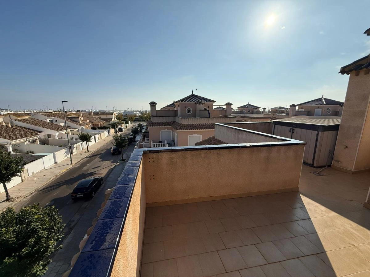 Semi-detached Villa à la vente à Torre De La Horadada