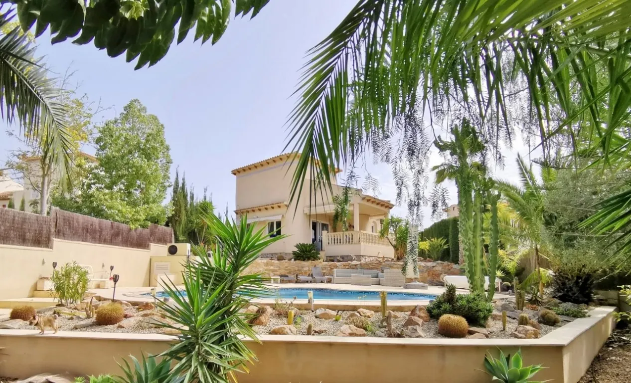 Villa for sale in Las Ramblas Golf Resort