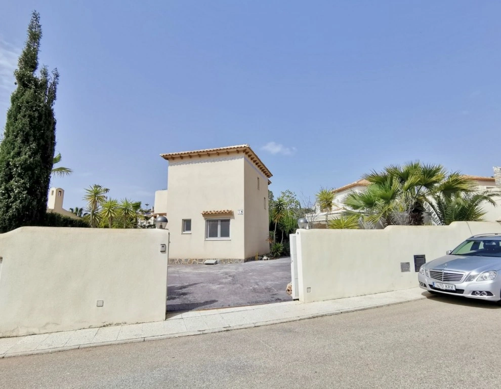 Villa for sale in Las Ramblas Golf Resort