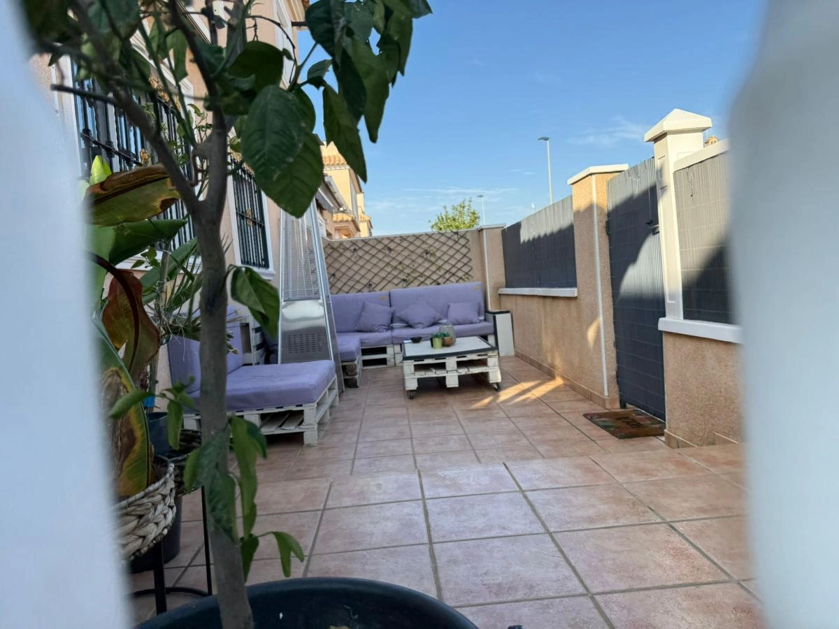 Semi-detached Villa à la vente à Torre De La Horadada