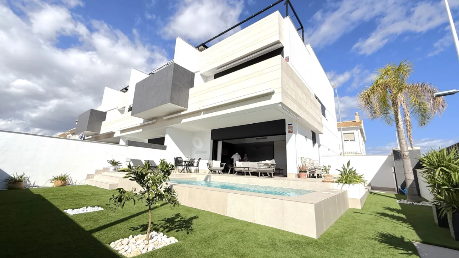 Bungalow for sale in Pilar De La Horadada