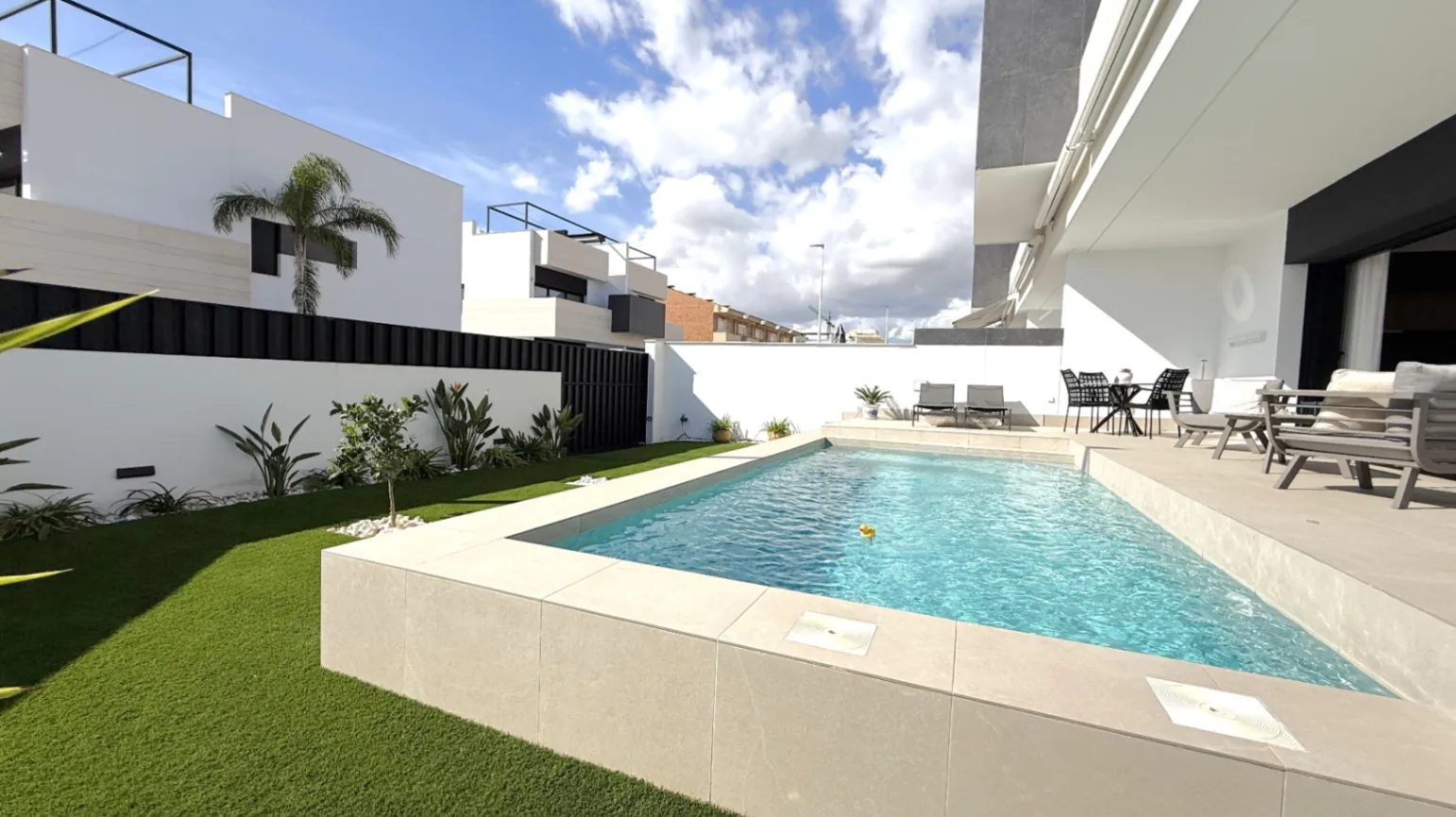 Bungalow for sale in Pilar De La Horadada