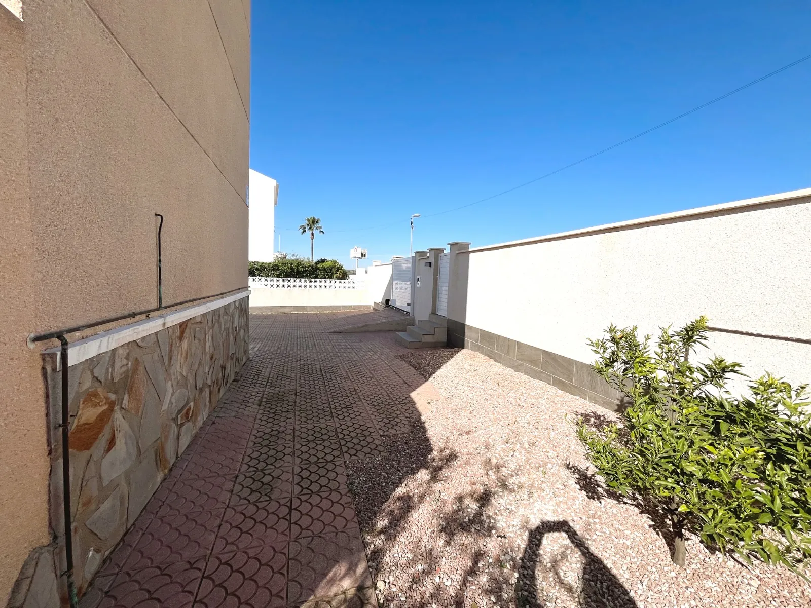 Villa for sale in Benijófar
