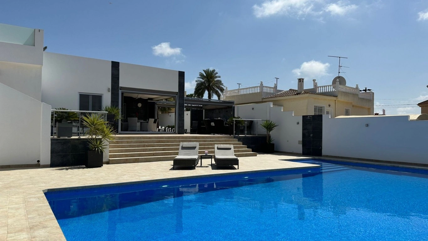Villa till försäljning i Ciudad Quesada