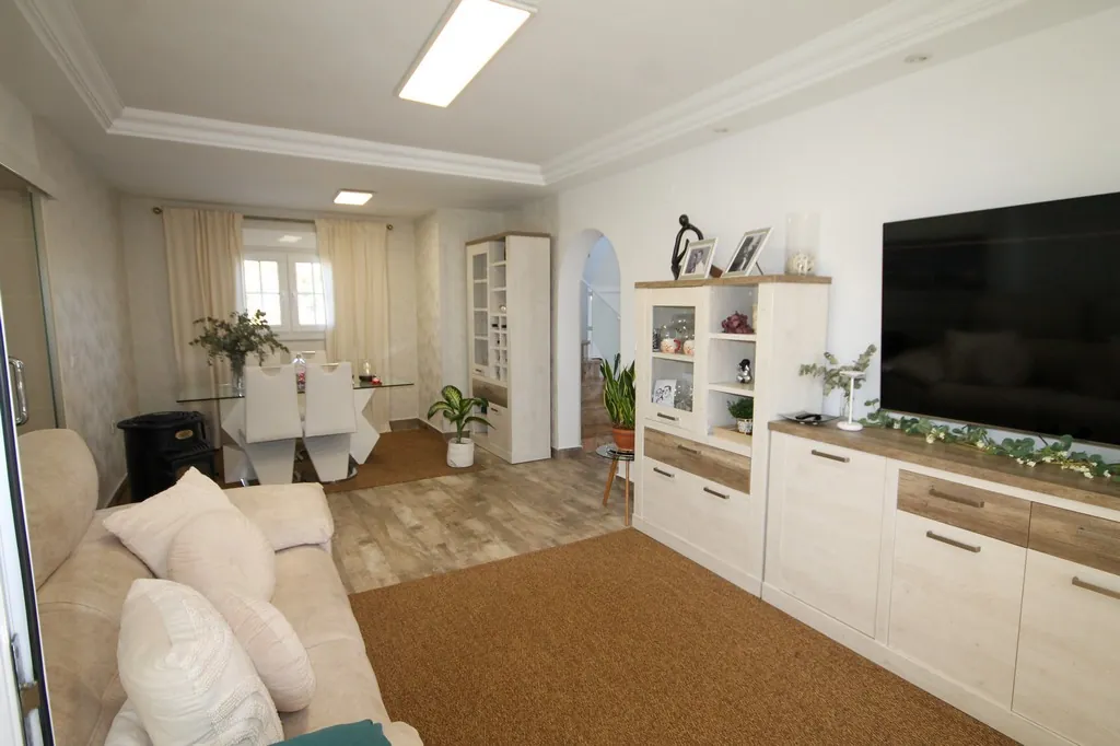 Villa til salg i San Miguel De Salinas