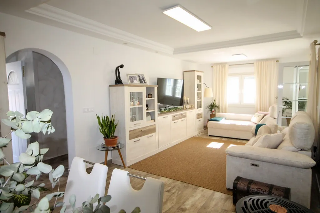 Villa til salg i San Miguel De Salinas