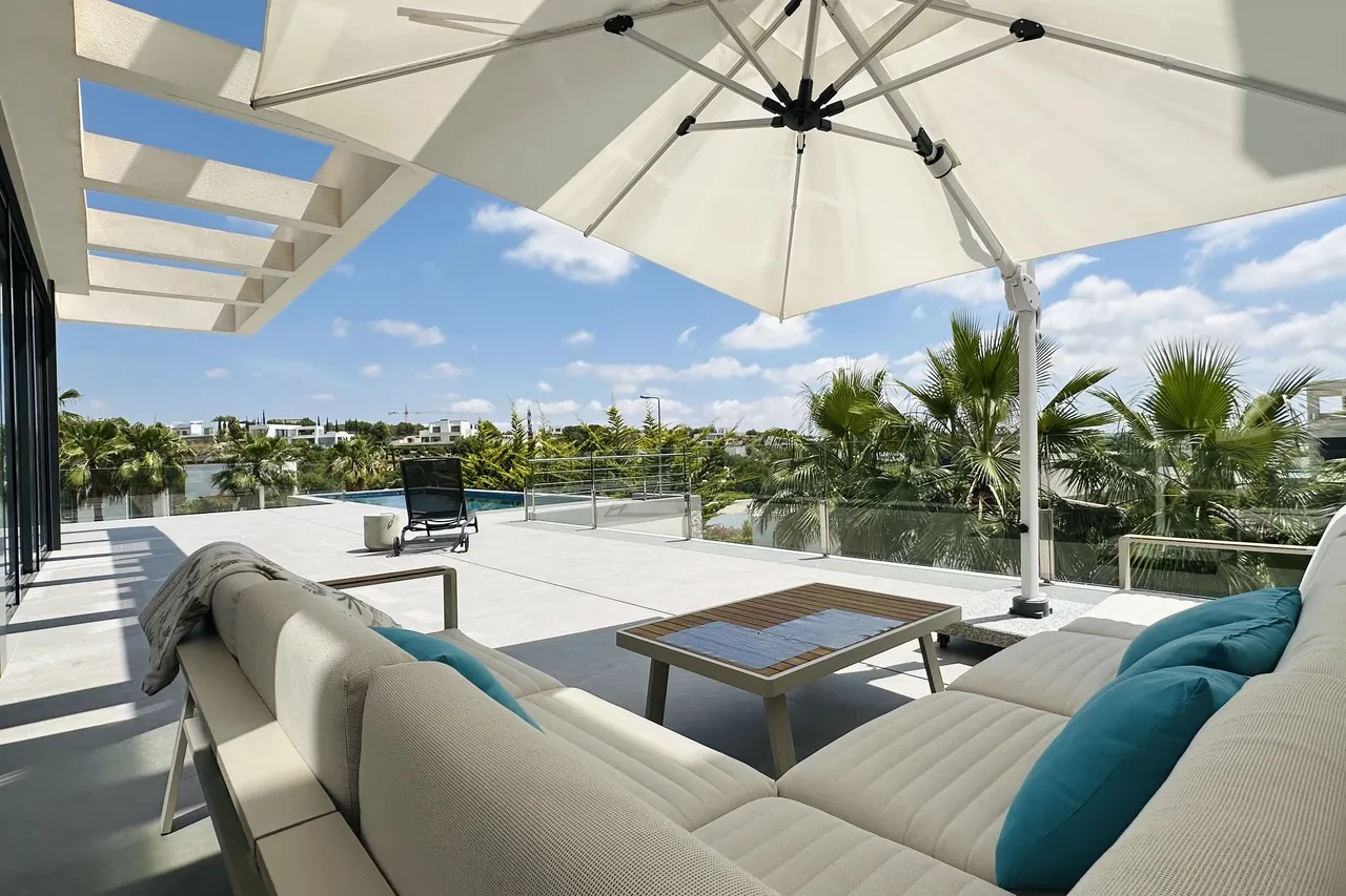 Villa zum verkauf in Las Colinas Golf Resort