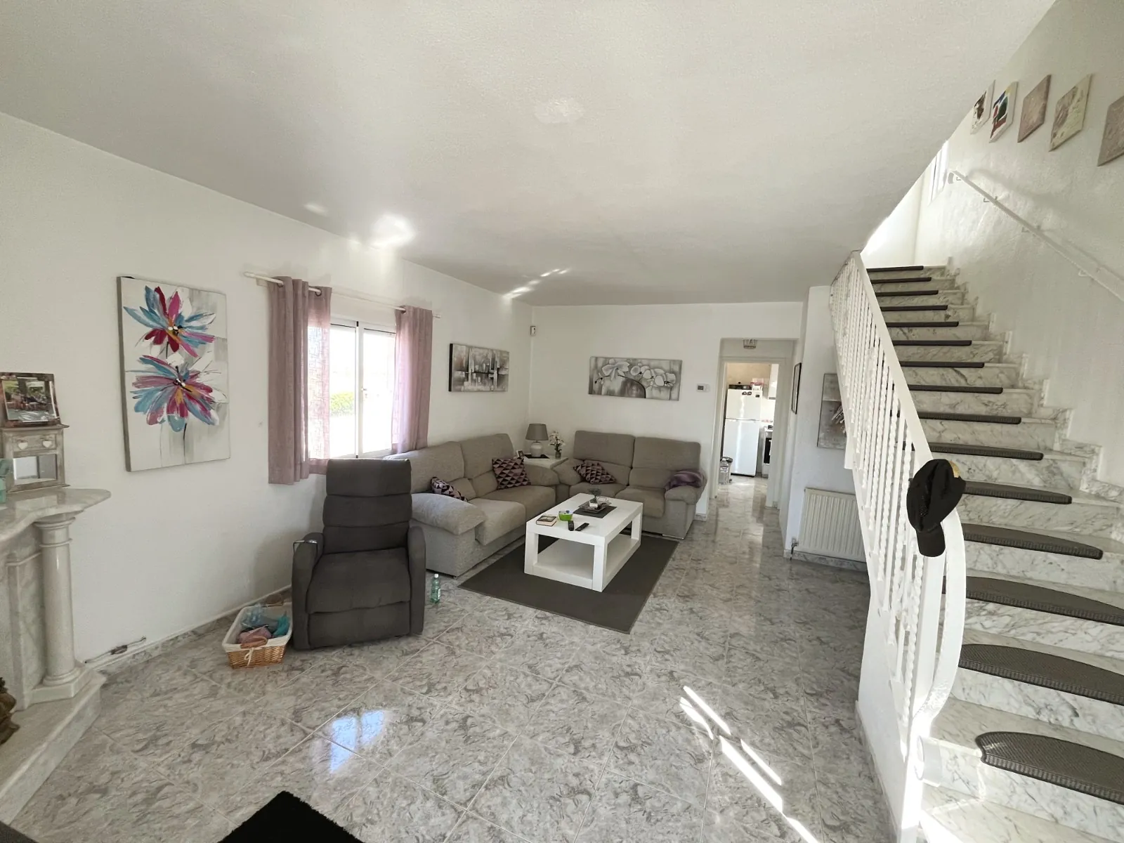 Villa for sale in Benijófar