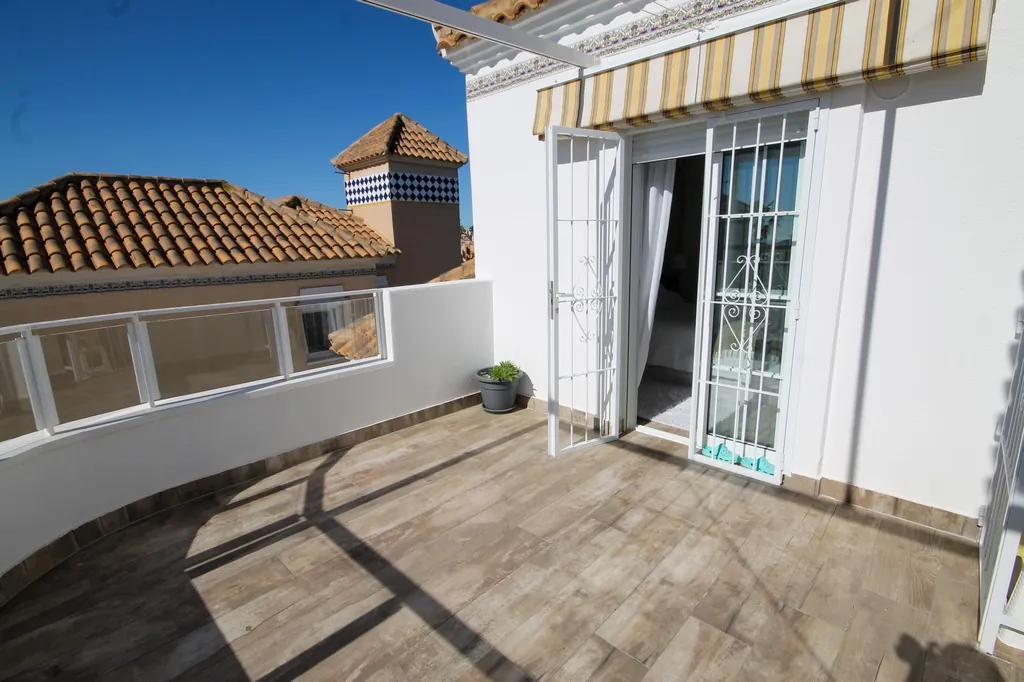 Villa til salg i San Miguel De Salinas