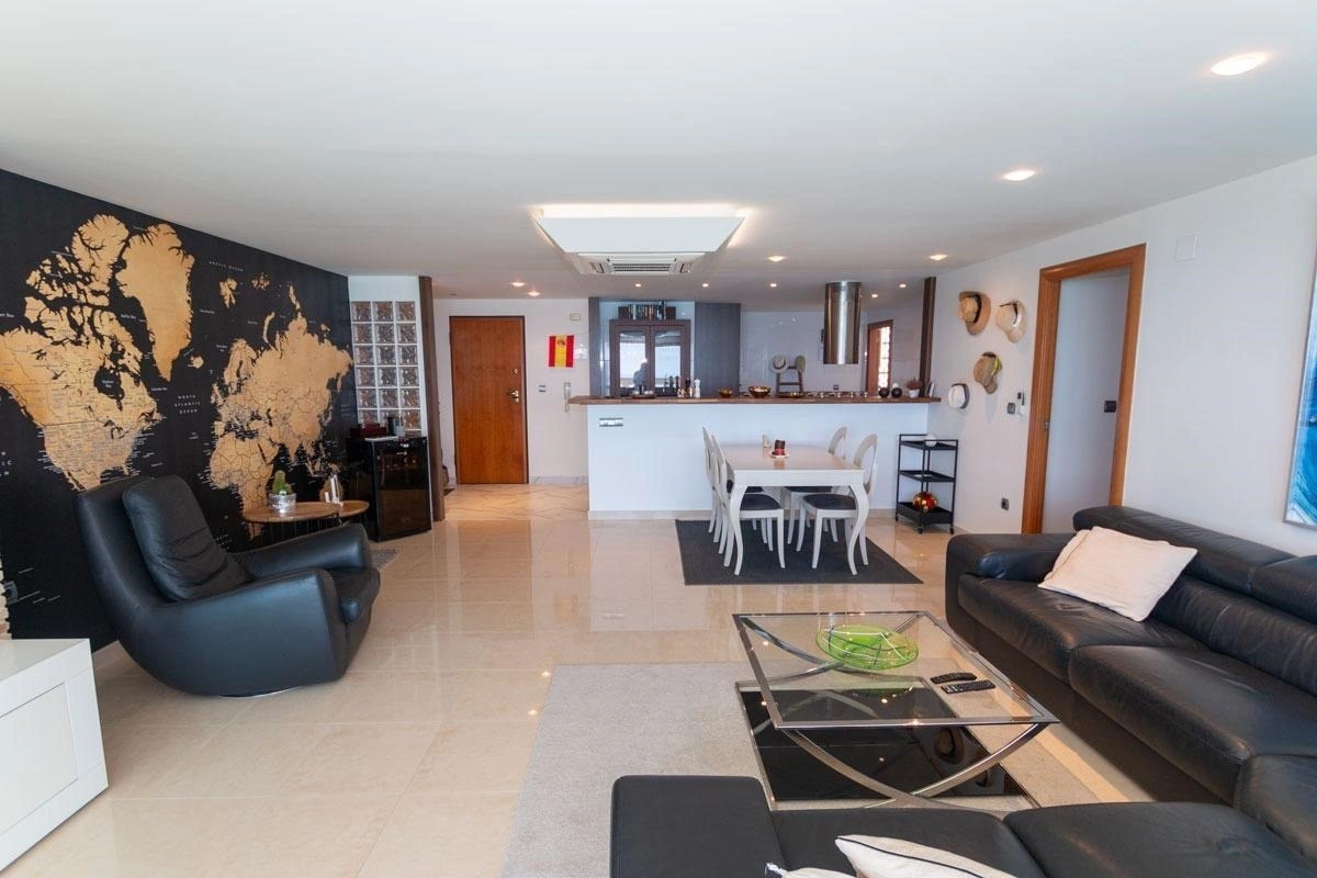 Meerblickwohnung zu verkaufen in Playa del Cura Torrevieja – Renovierte 3-Zimmer, erstklassige Lage