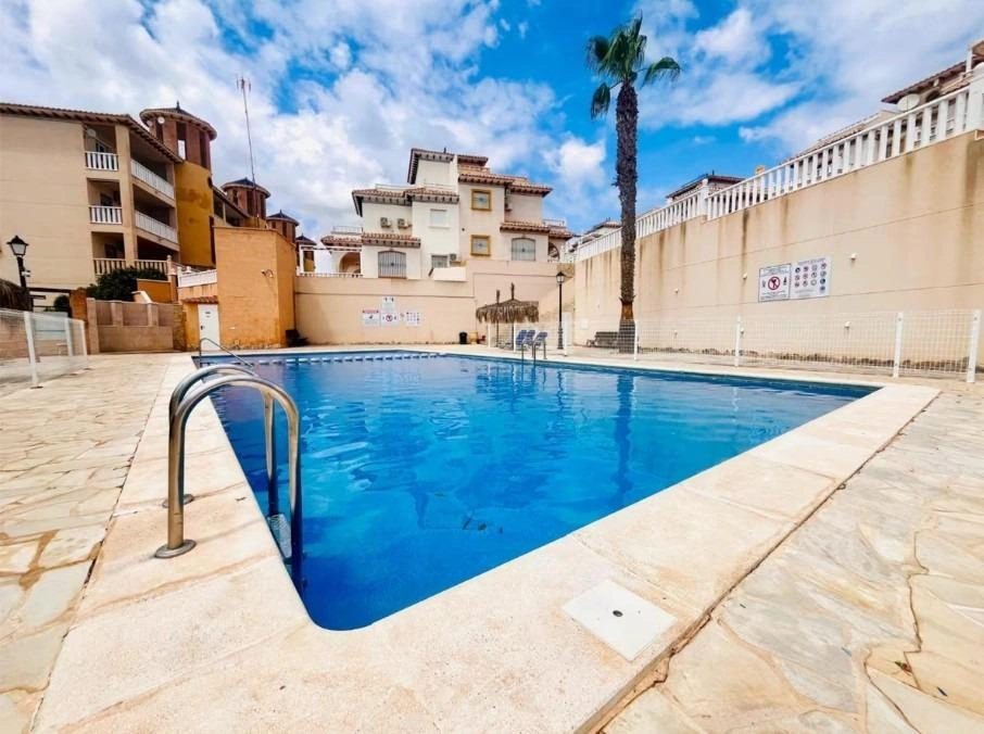Bungalow til salg i Orihuela Costa