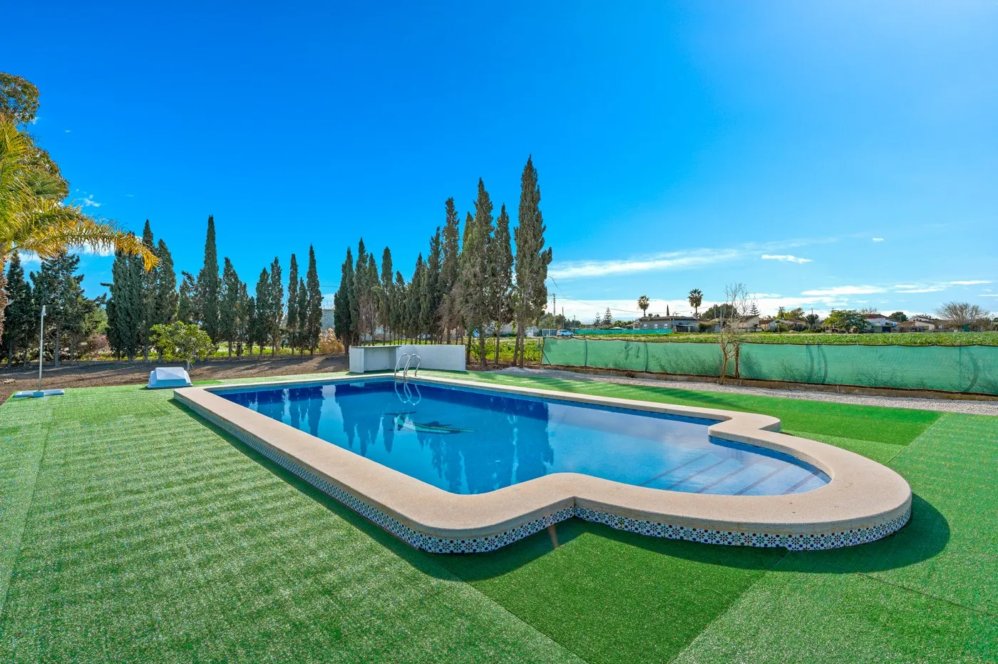 Country house for sale in Dolores