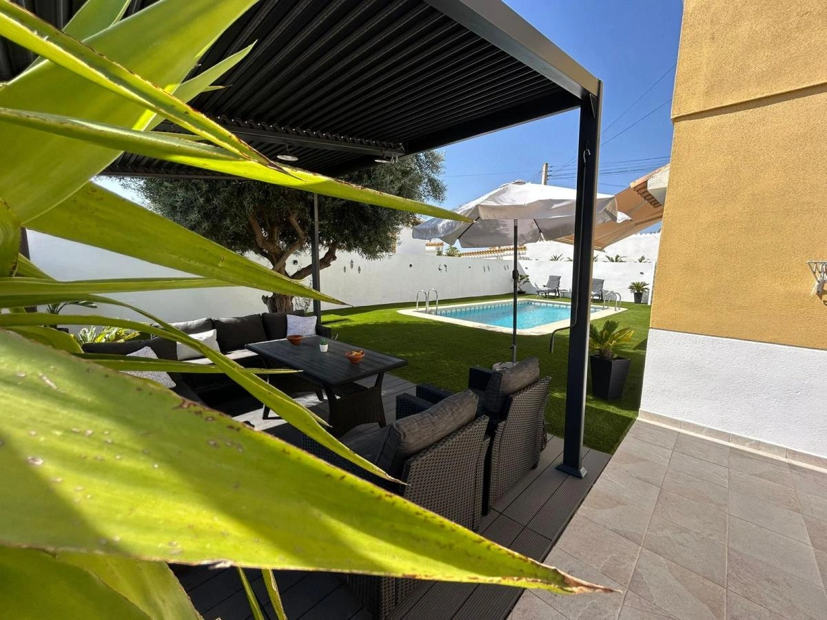 Detached Villa til salg i San Miguel De Salinas
