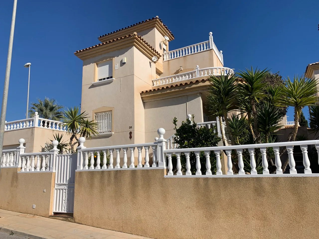 Villa te verkoop in Villamartin, Orihuela Costa