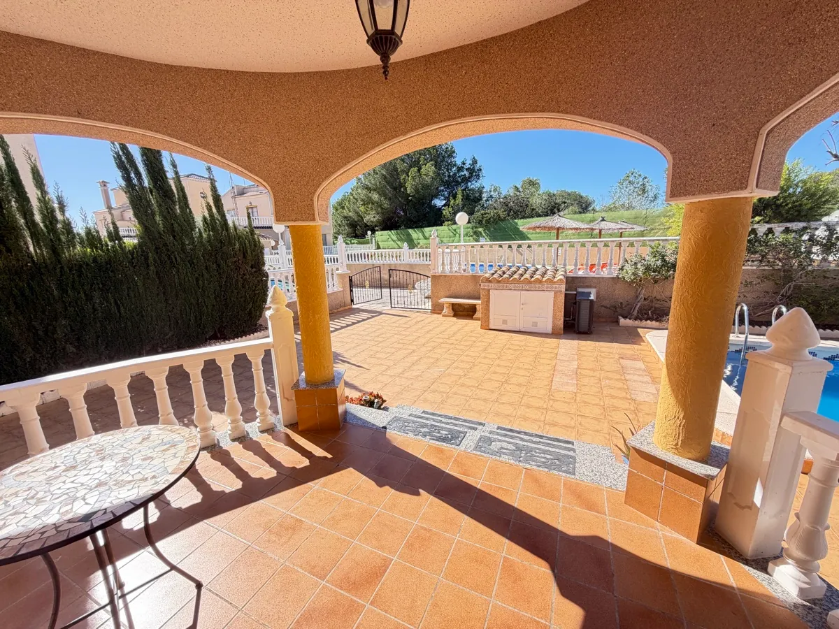 Chalet/Villa en venta en Villamartin