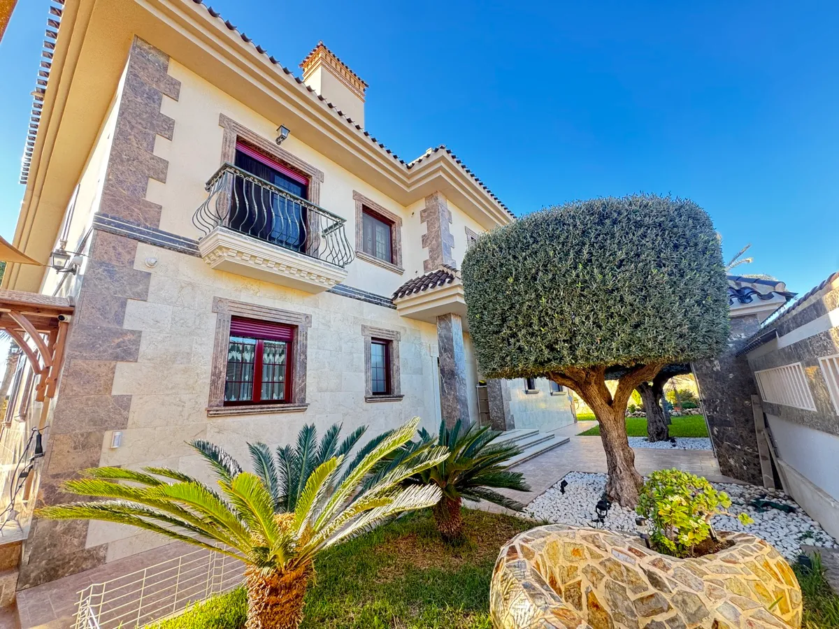 Villa zum verkauf in Cabo Roig