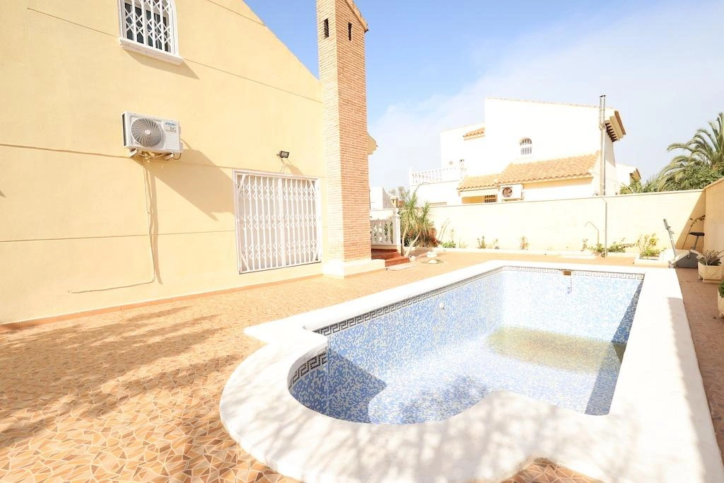 Villa à la vente à Orihuela Costa