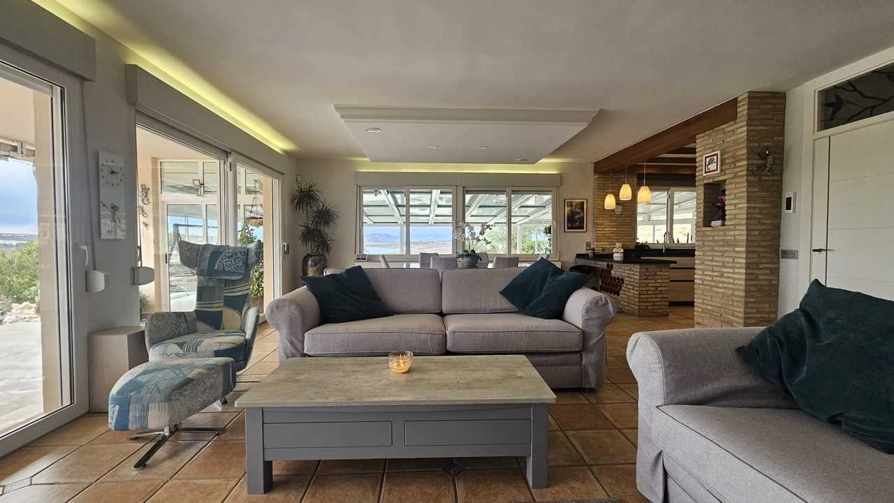 Villa à la vente à Torremendo