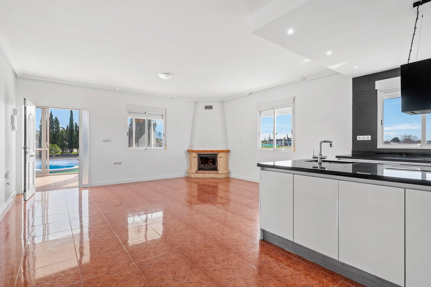 Country house for sale in Dolores