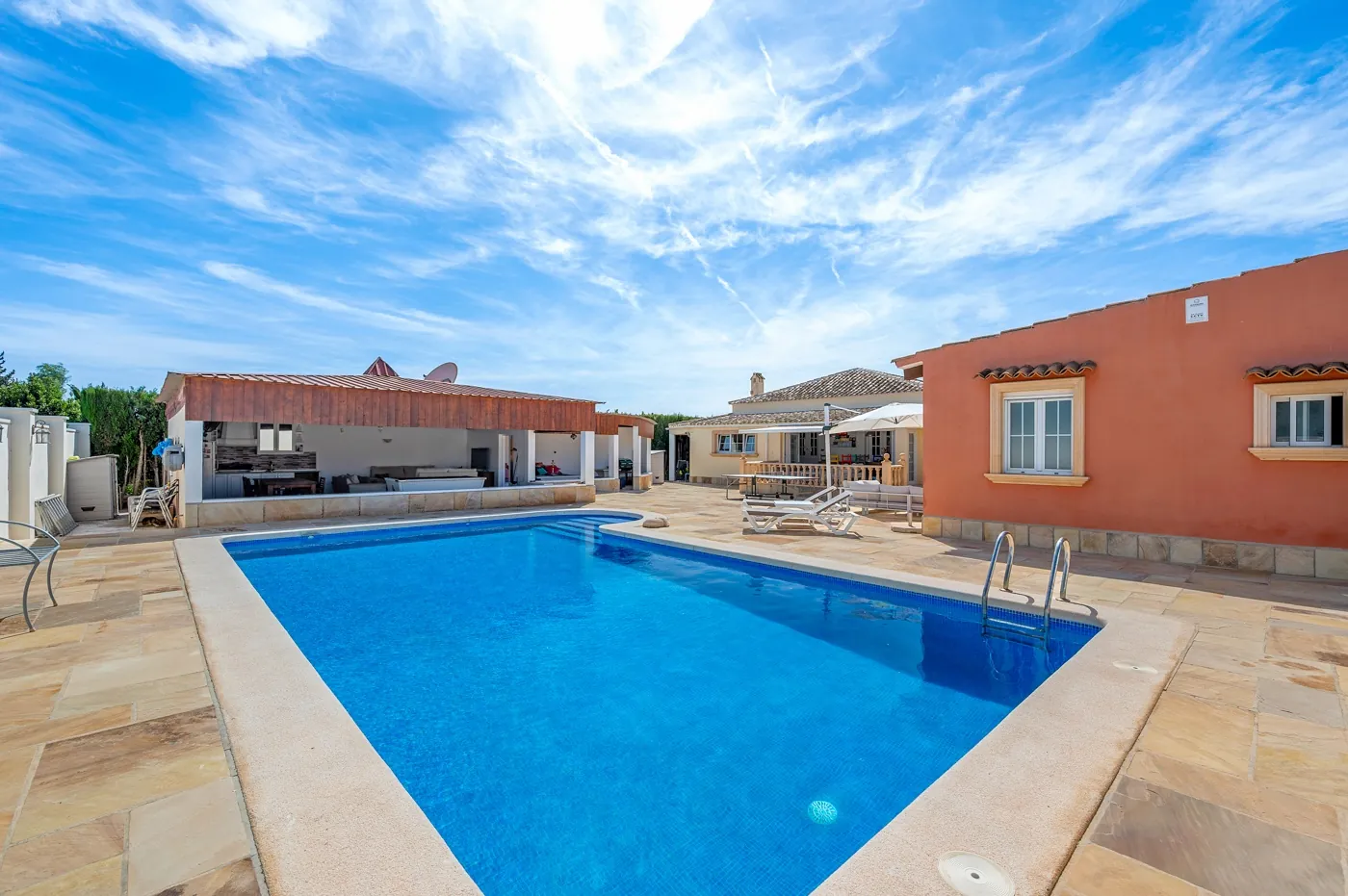 Country Estate for sale in Almoradí