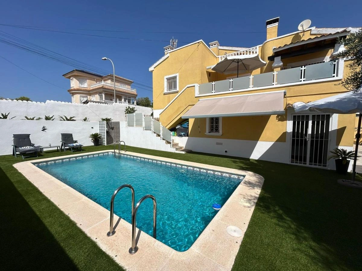 Detached Villa til salg i San Miguel De Salinas