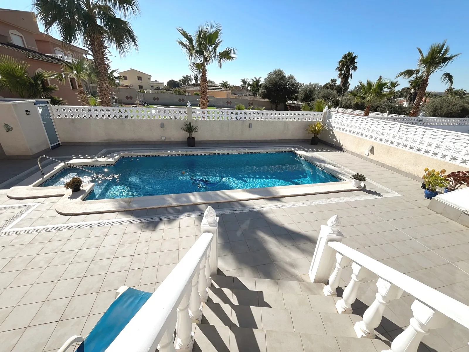 Villa for sale in Benijófar