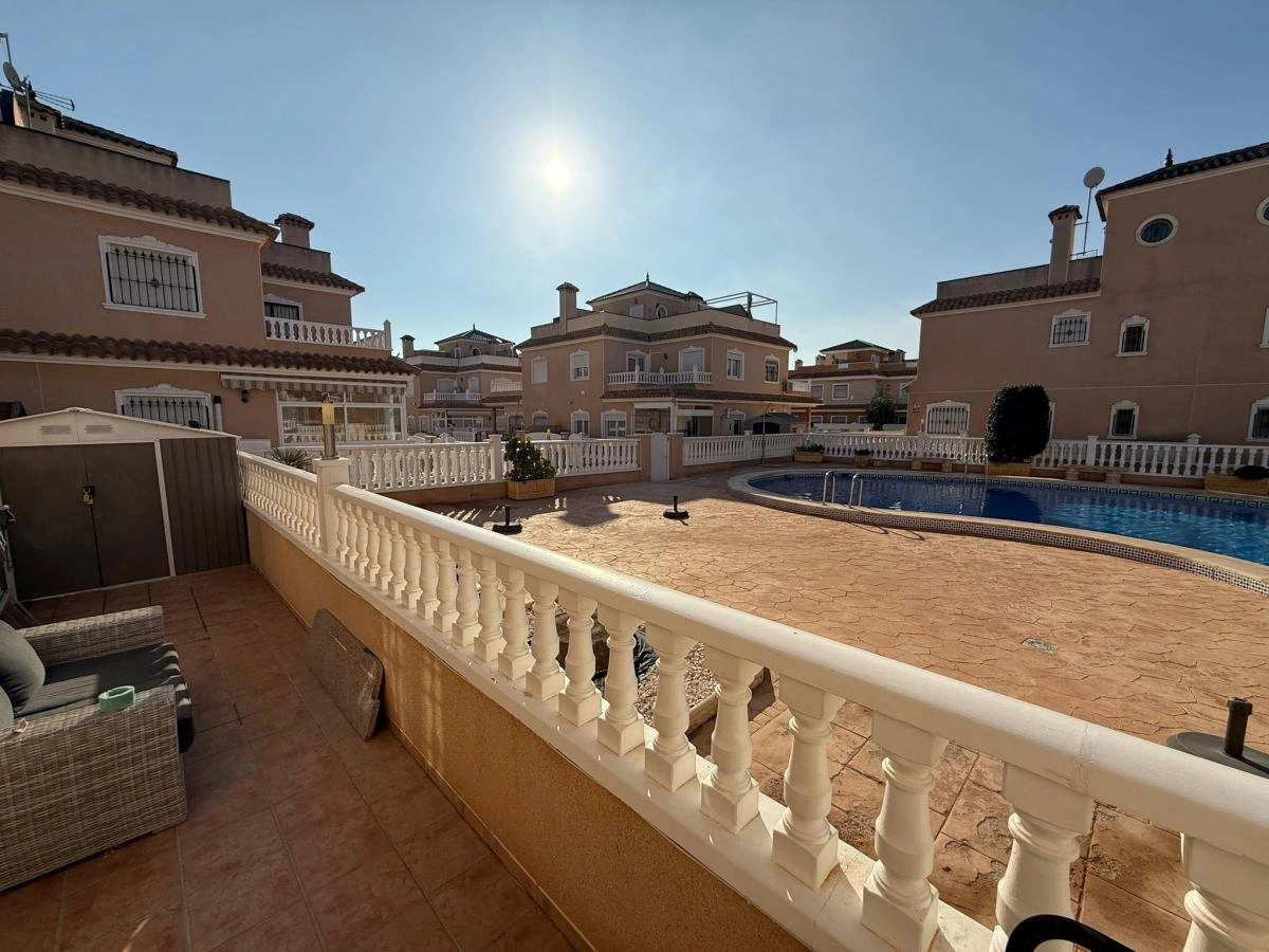 Semi-detached Villa à la vente à Torre De La Horadada
