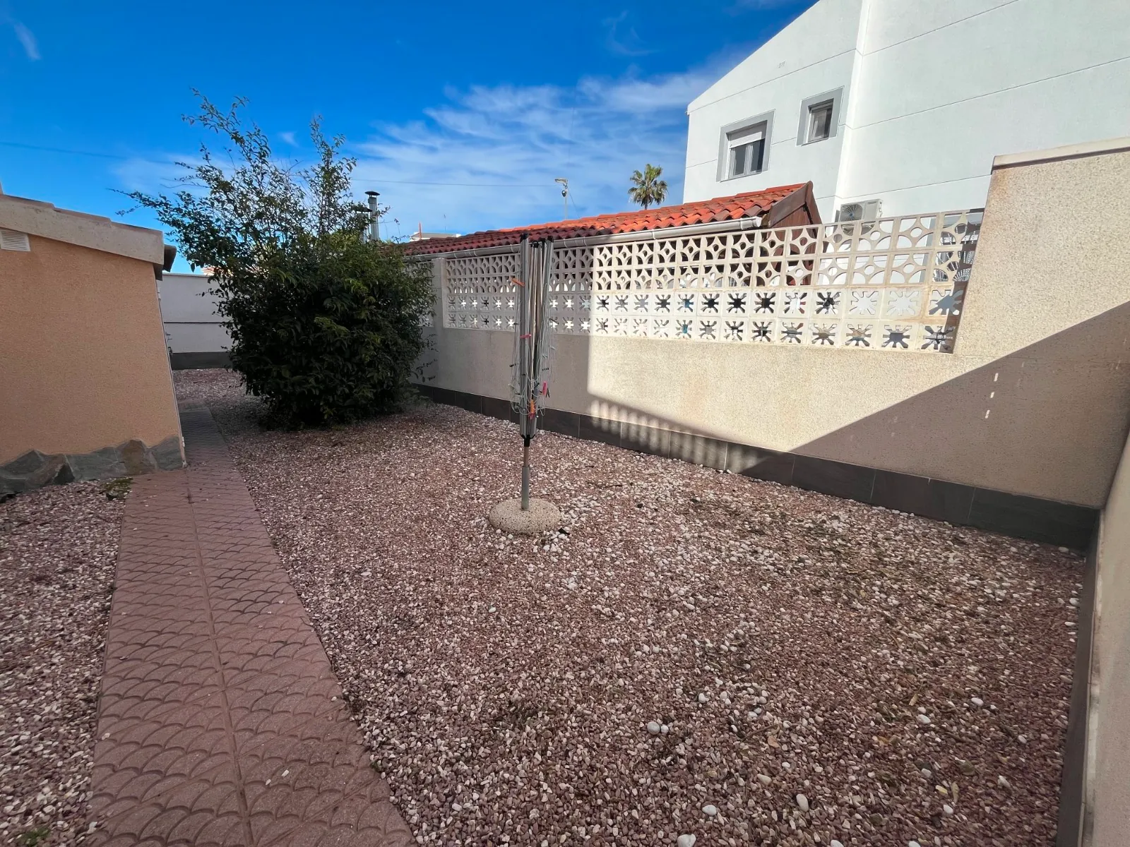 Villa for sale in Benijófar