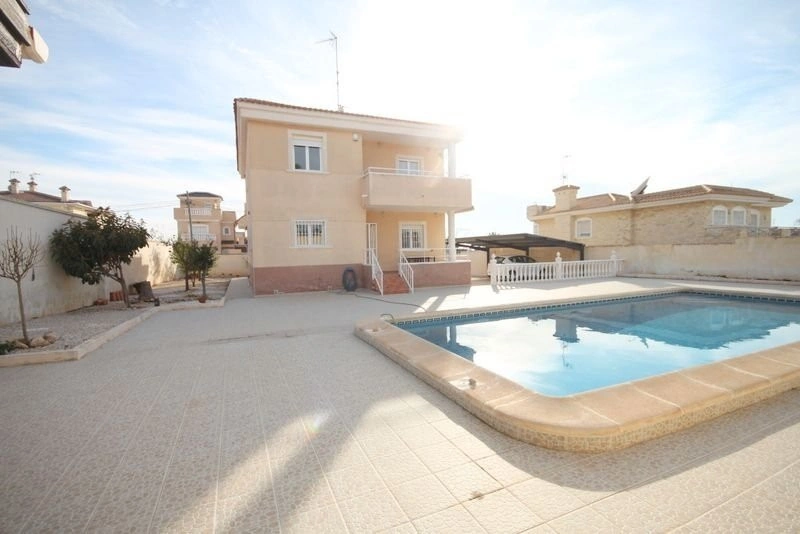 Detached Villa à la vente à Torrevieja