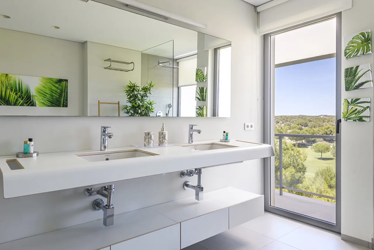 Villa te verkoop in Las Colinas Golf Resort