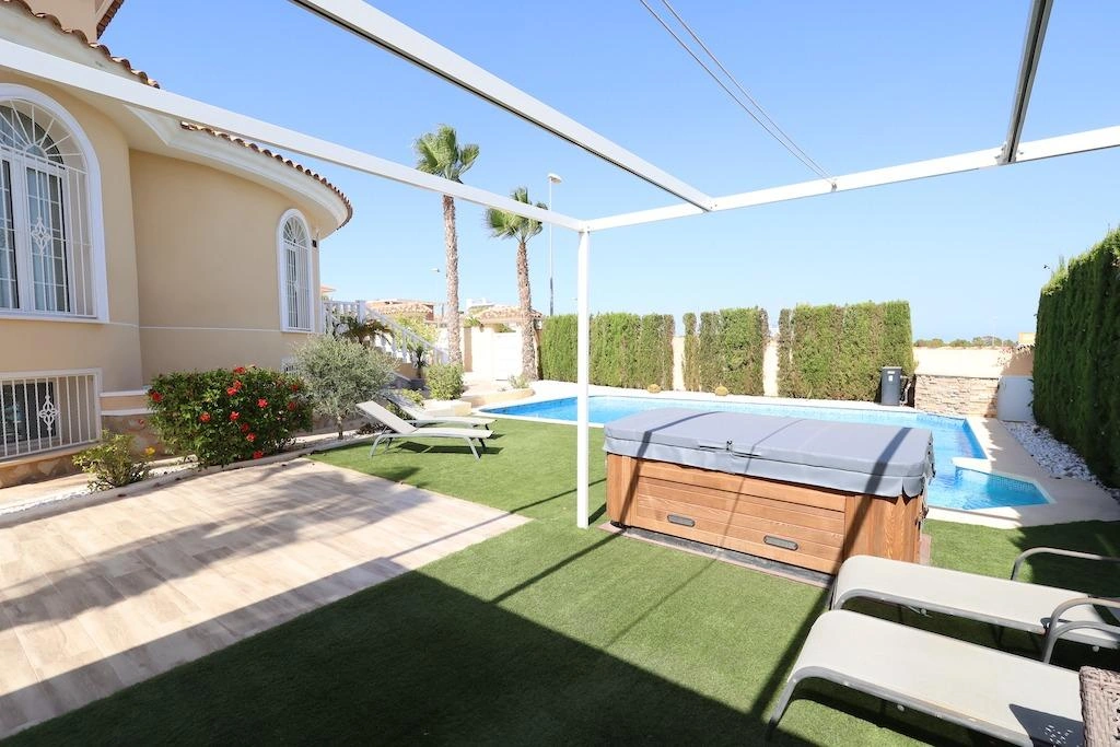 Villa till försäljning i Ciudad Quesada
