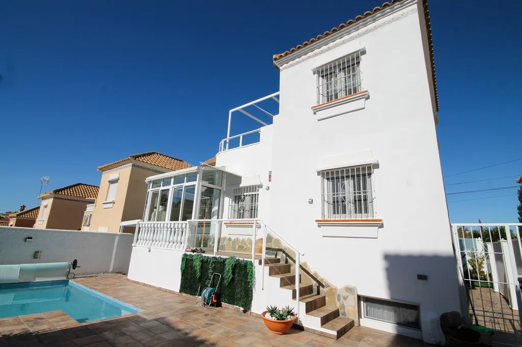 Villa til salg i San Miguel De Salinas