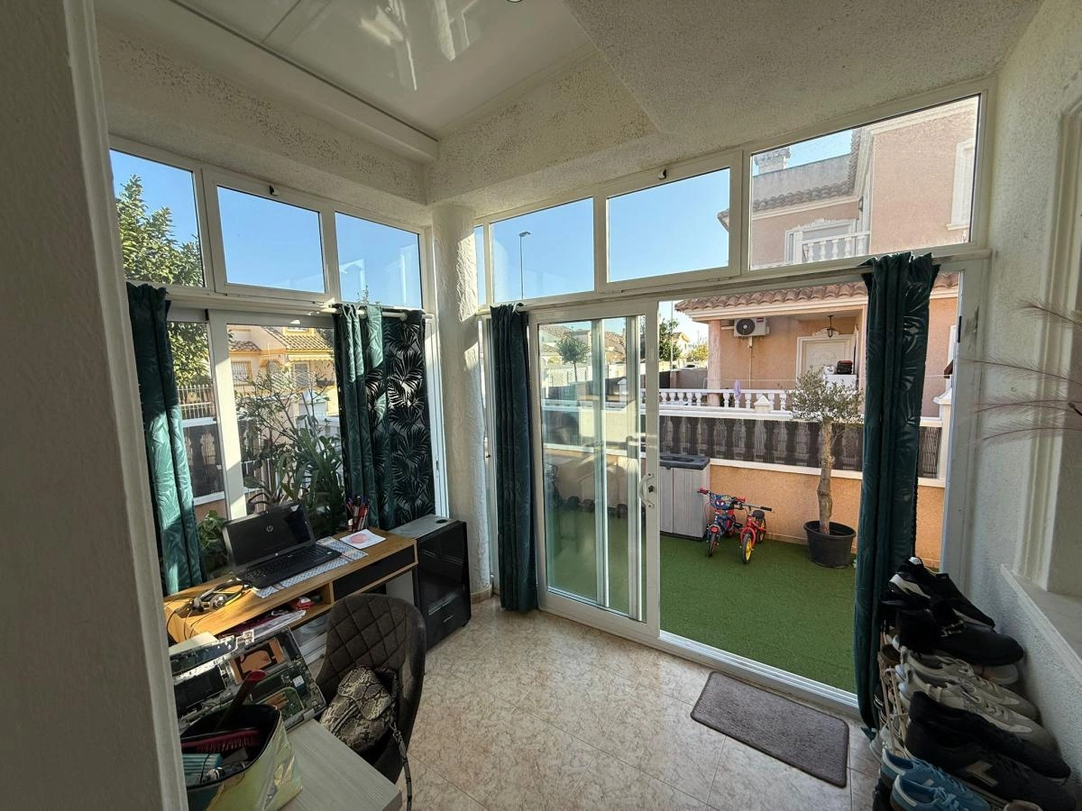 Semi-detached Villa à la vente à Torre De La Horadada