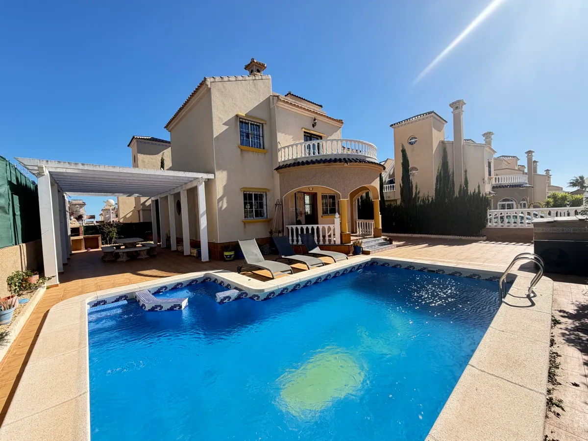 Chalet/Villa en venta en Villamartin