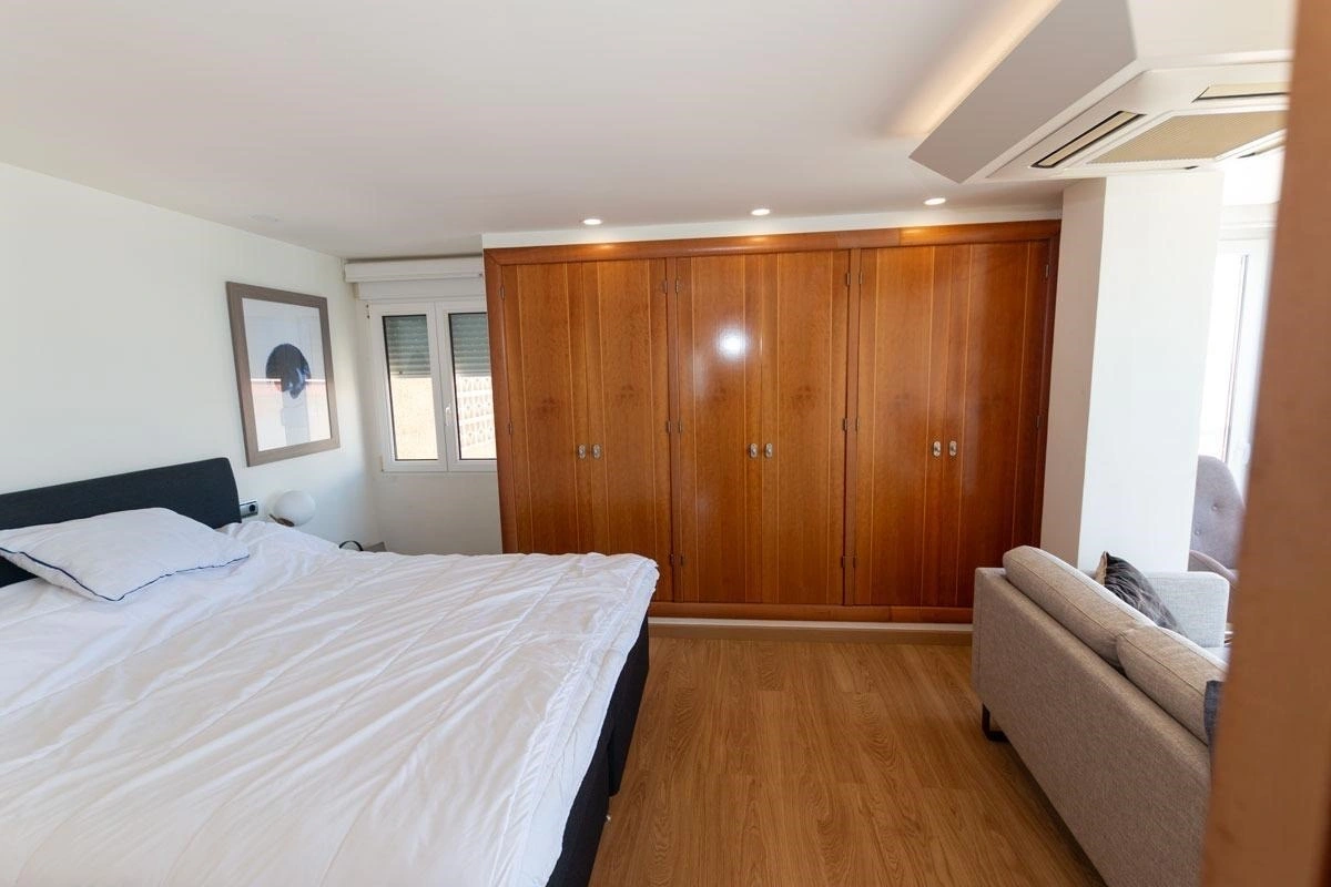 Meerblickwohnung zu verkaufen in Playa del Cura Torrevieja – Renovierte 3-Zimmer, erstklassige Lage