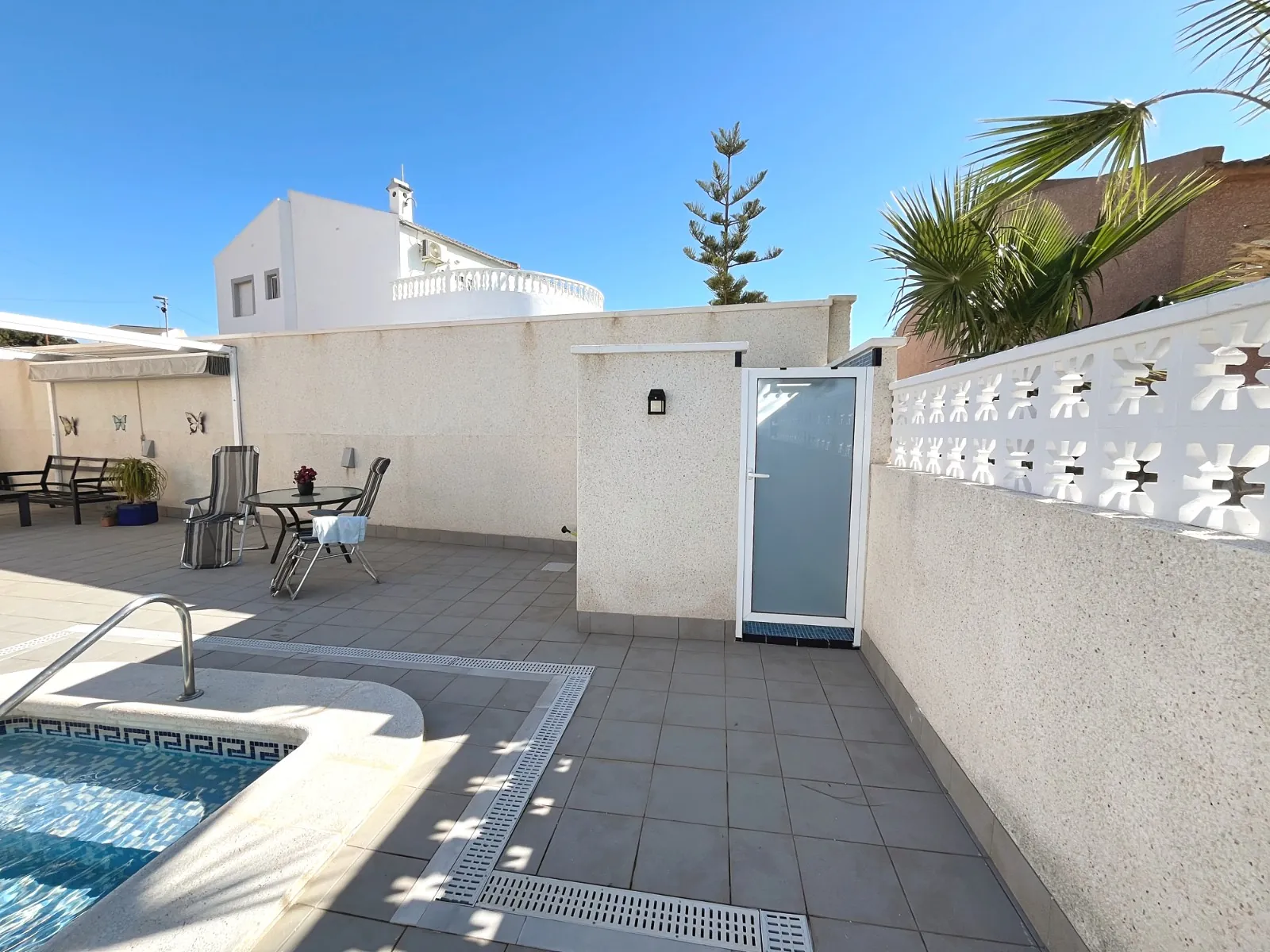 Villa for sale in Benijófar