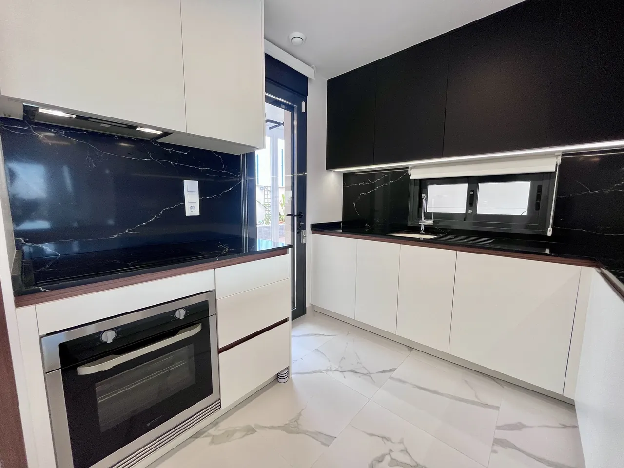 Flat for sale in San Miguel De Salinas
